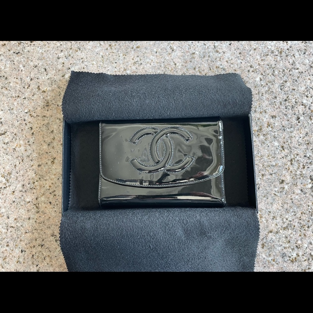 NWT CHANEL Patent CC Wallet